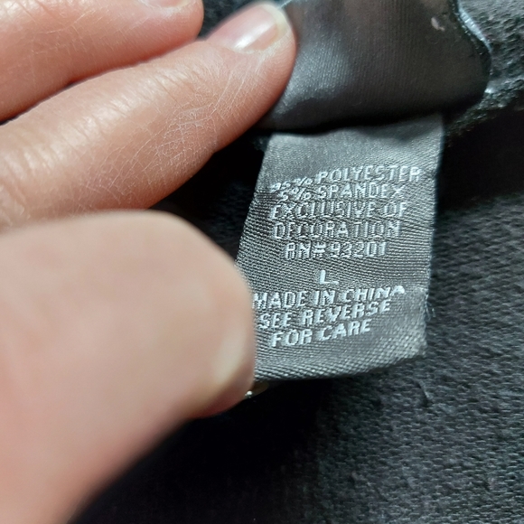 3/$30 💟 Dots size L cross hoodie size L 💚 - Picture 3 of 7